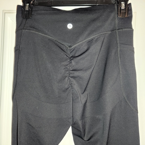 HALARA Black Leggings - Picture 6 of 6